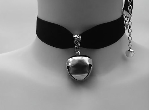 Tomando ella
 #12979618