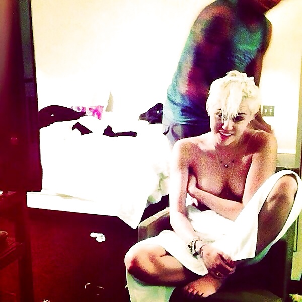 Miley Cyrus  #10740933