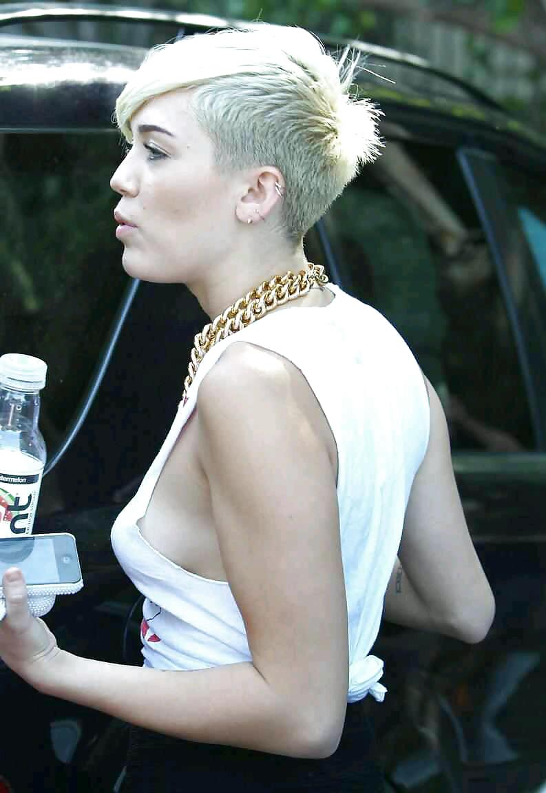 Miley cyrus 
 #10741201