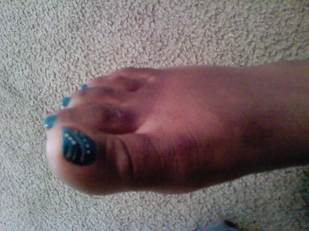 私の妻のかわいい足と足の指
 #4010302