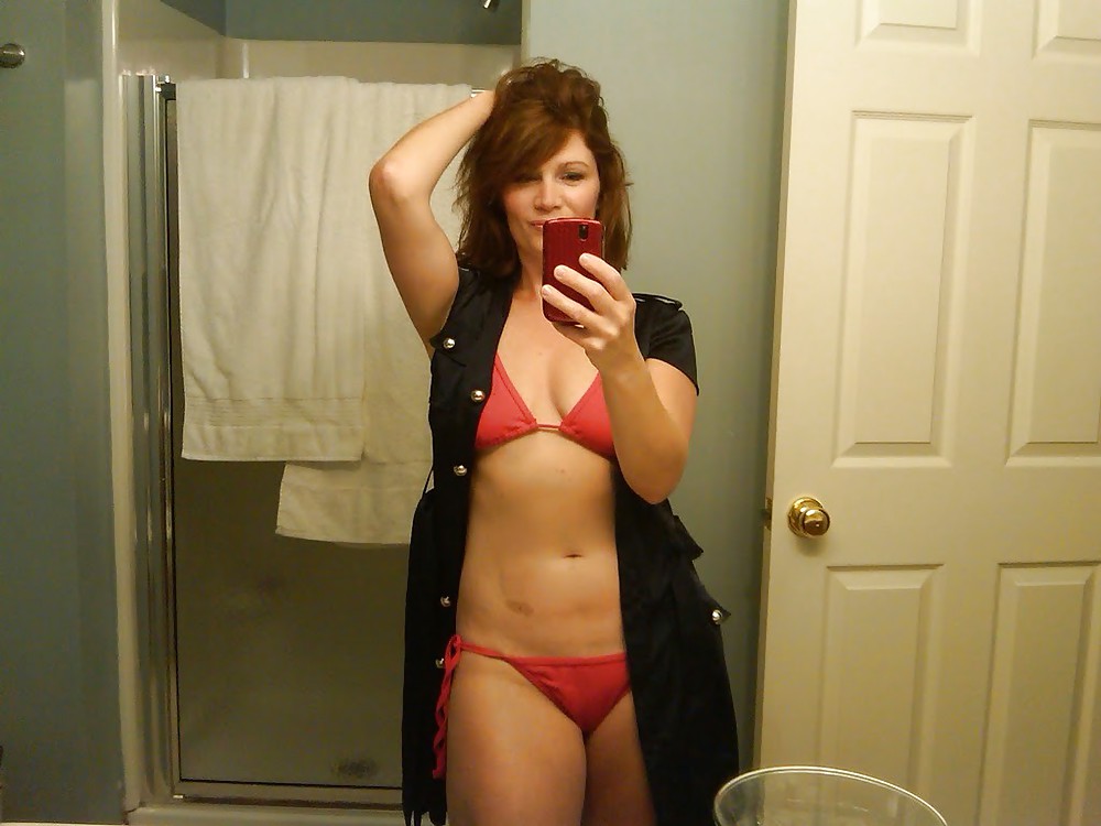 セクシーな女性のセルフショット
 #5598444