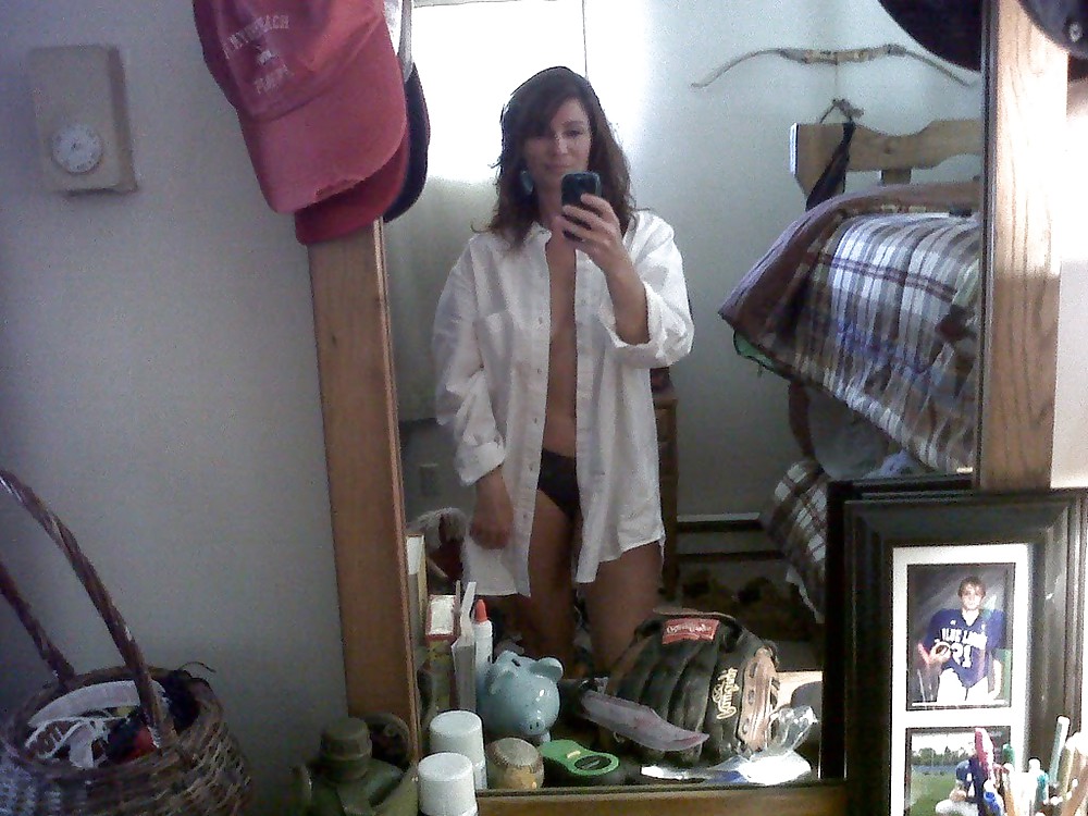 セクシーな女性のセルフショット
 #5598608