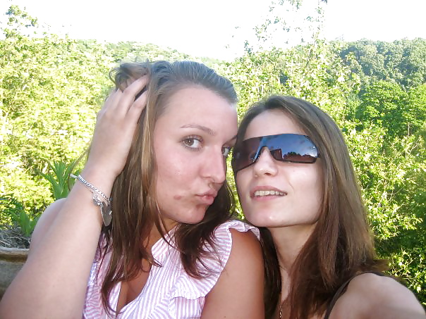 Les 3 soeurs!!!!! virginie , emilie, julie #9970432