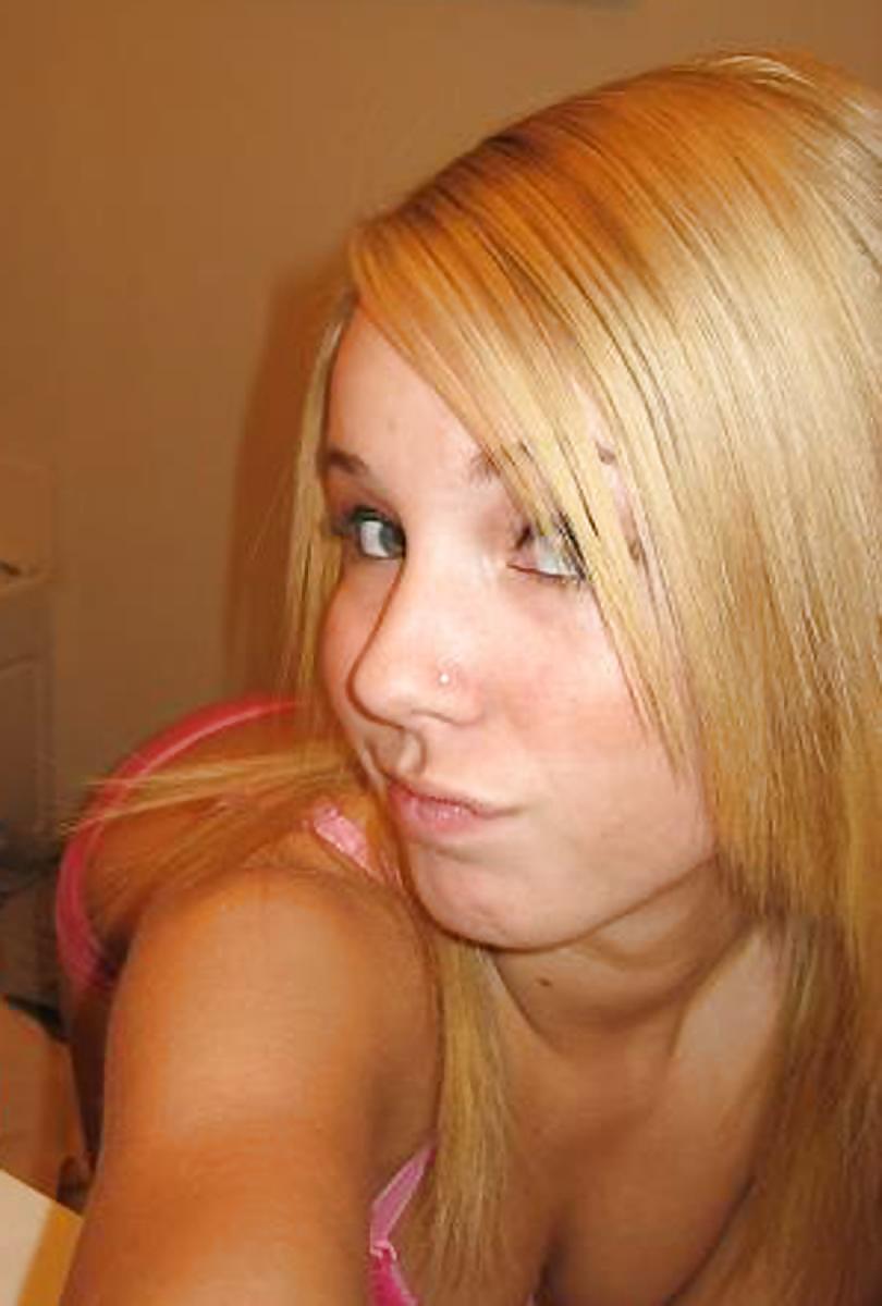 BLONDE SELF SHOTS #9075714