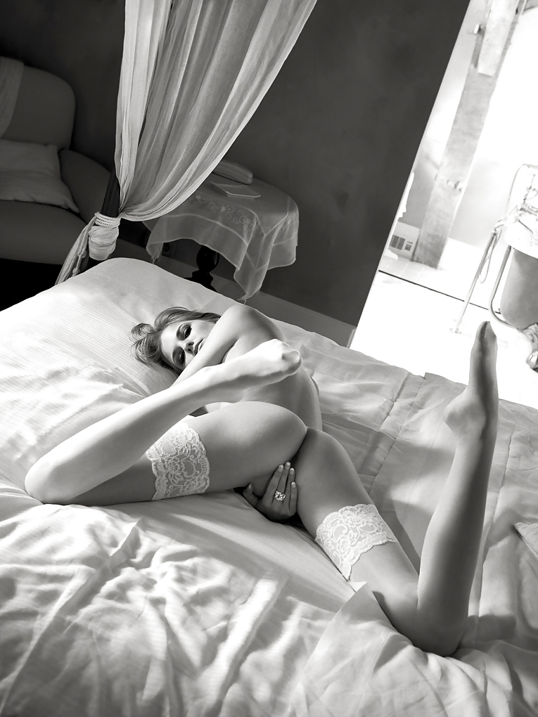 Blanco y negro o gris
 #12389597