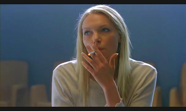 Laura prepon es una nena caliente que fuma.
 #10227605