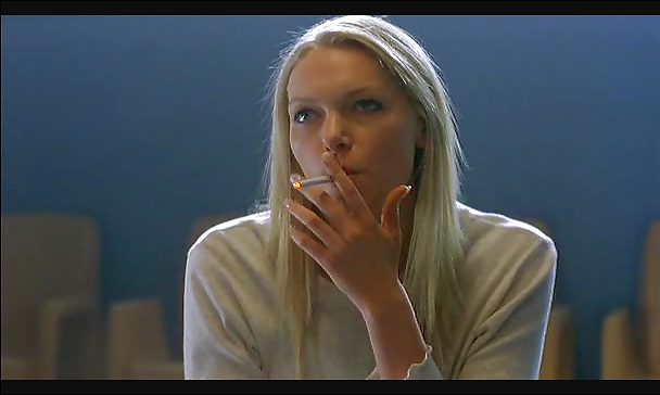 Laura Prepon Elle Est Une Fille Chaude De Fumer. #10227627