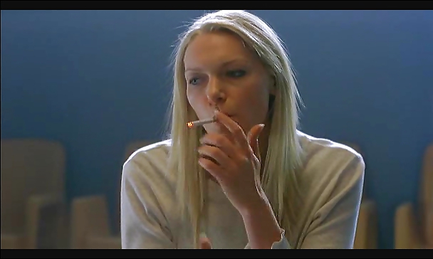 Laura Prepon Elle Est Une Fille Chaude De Fumer. #10227633