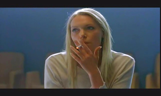 Laura prepon es una nena caliente que fuma.
 #10227868