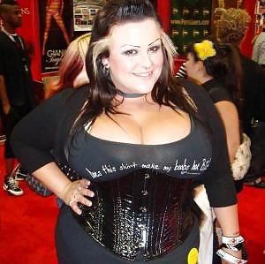 Corsés apretados, simplemente lo adoran
 #13783051