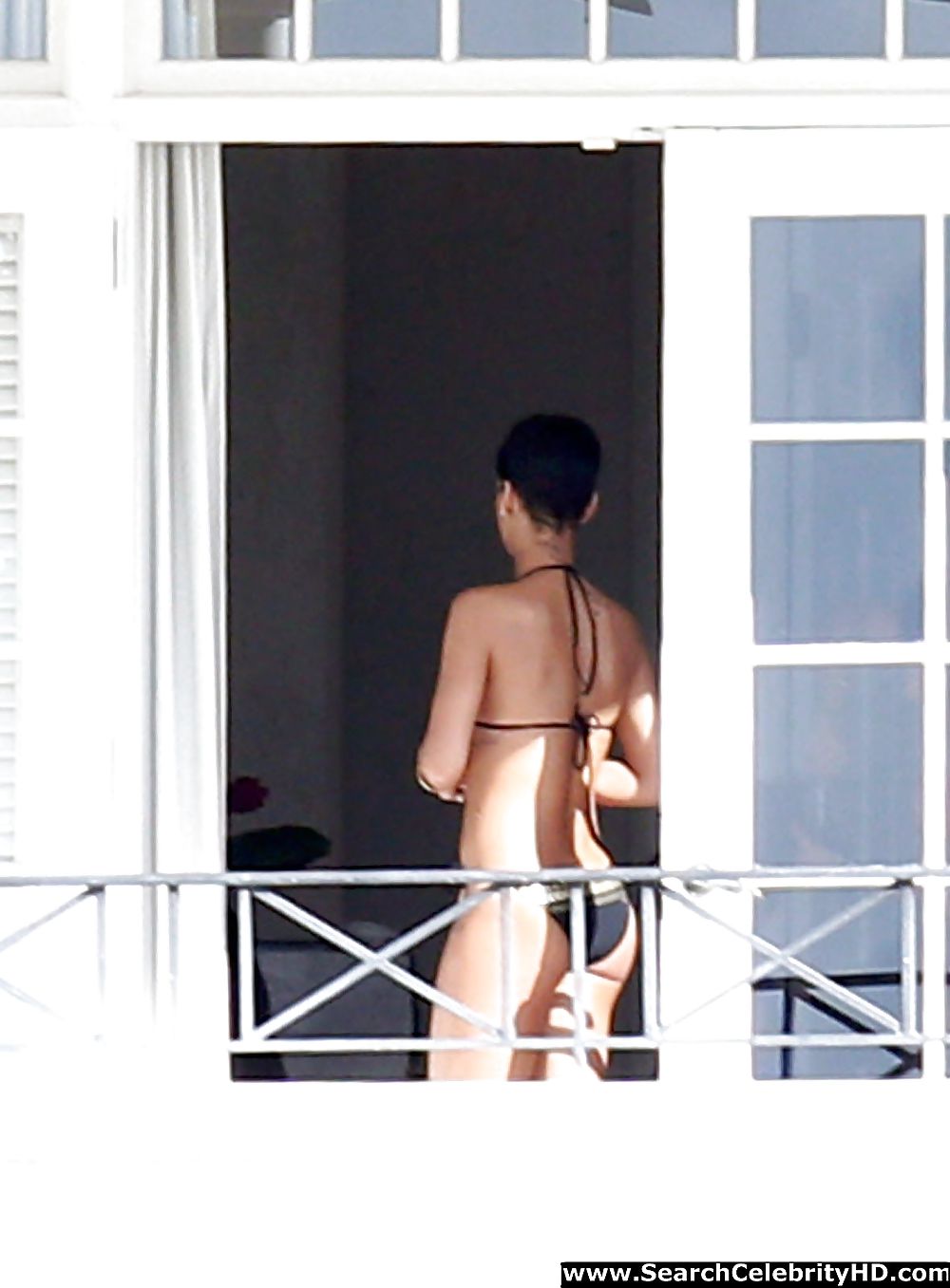Rihanna naked ass and topless boobs candids
 #15086320