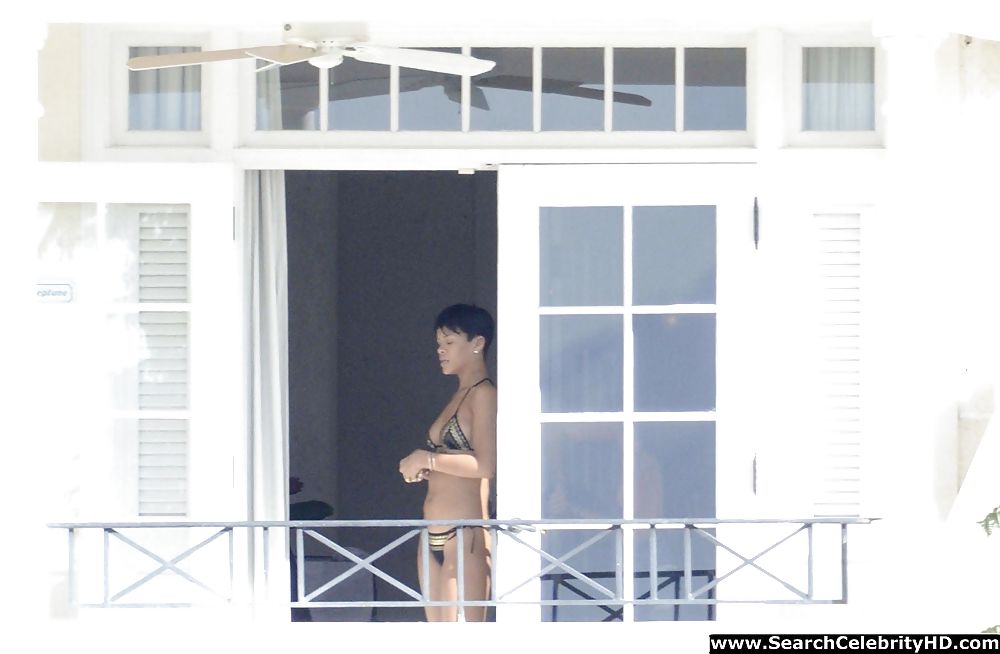 Rihanna naked ass and topless boobs candids
 #15086345