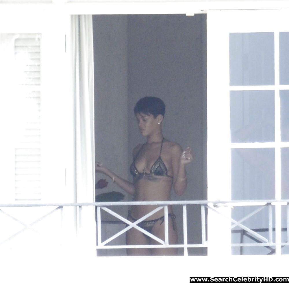 Rihanna naked ass and topless boobs candids
 #15086359