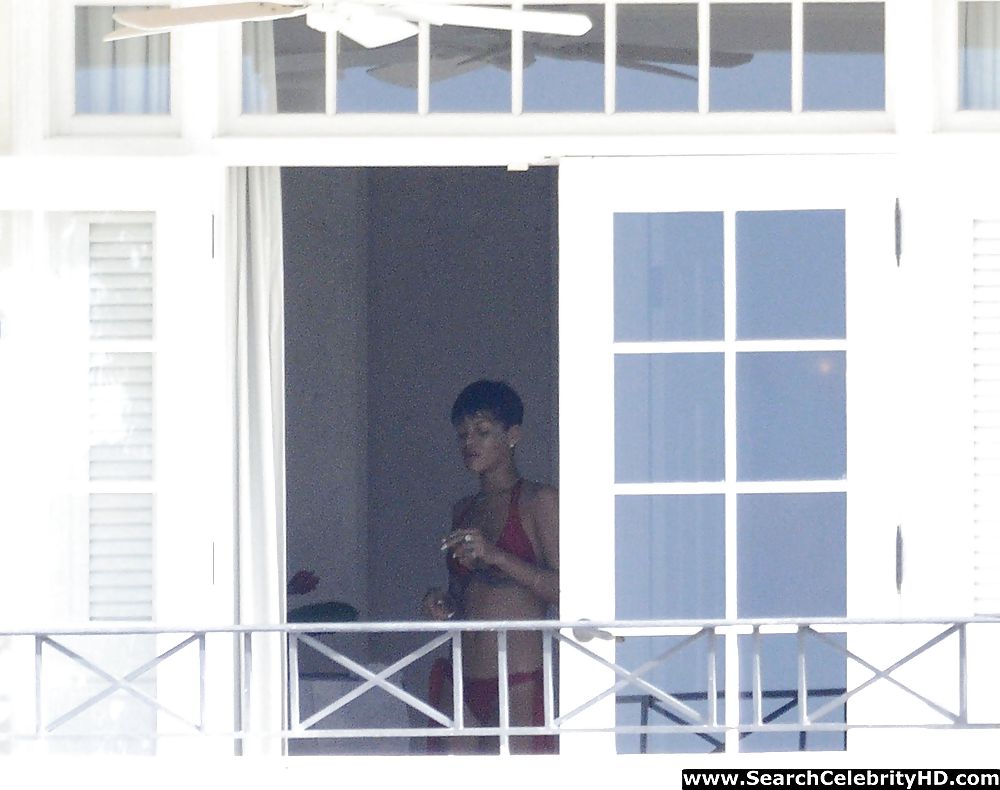 Rihanna naked ass and topless boobs candids
 #15086392