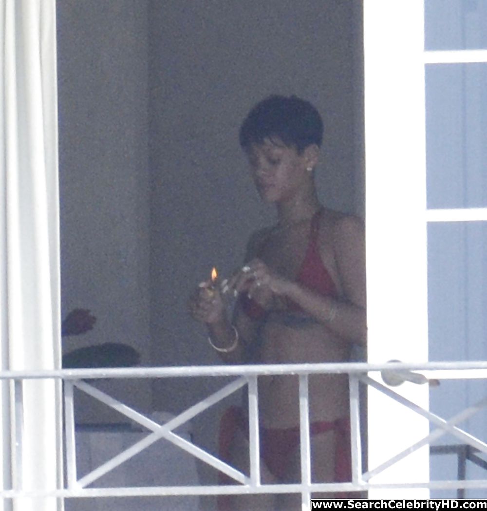 Rihanna naked ass and topless boobs candids
 #15086396