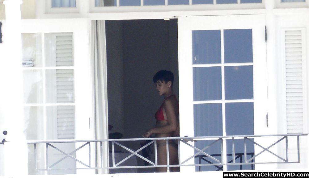 Rihanna naked ass and topless boobs candids
 #15086406