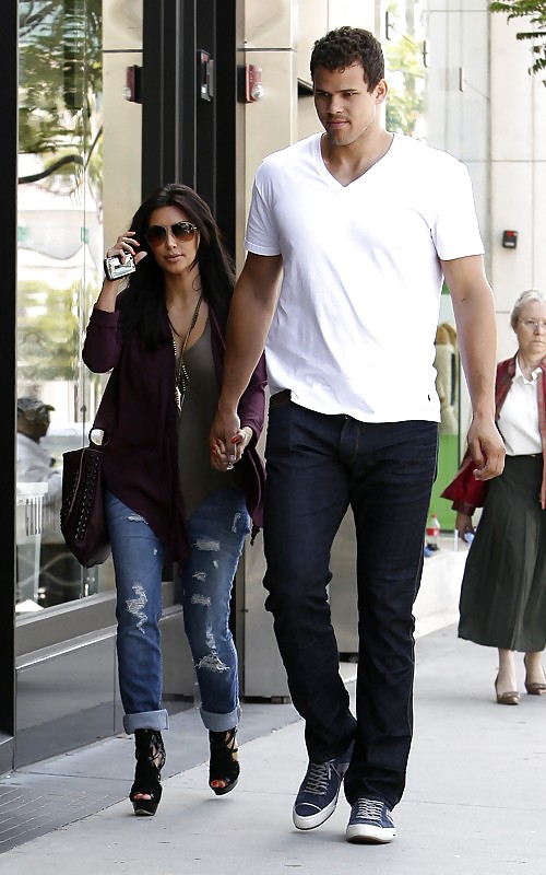 Kim Kardashian leaving Nate n Als in Beverly Hills #5300913