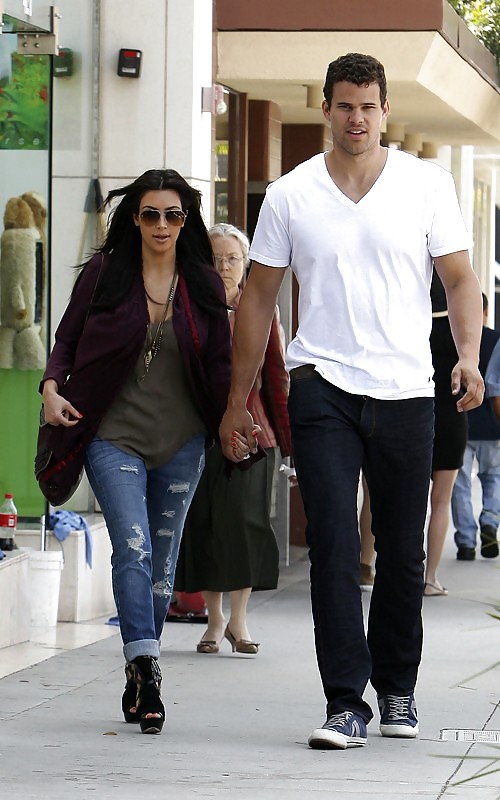 Kim Kardashian leaving Nate n Als in Beverly Hills #5300938