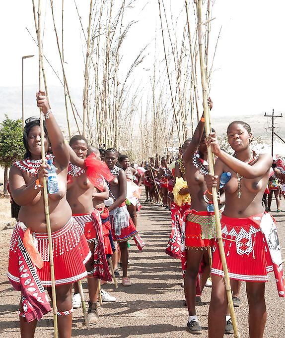 Groupes De Filles Nues 007 - Célébrations Tribales Africaines 1 #15877568