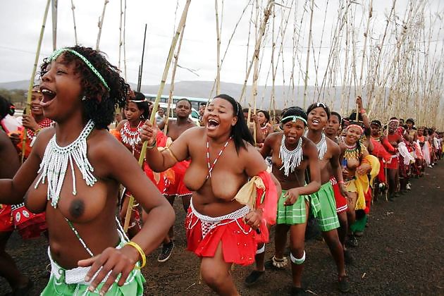 裸のガールズグループ 007 - アフリカの部族の祭典 1
 #15877621