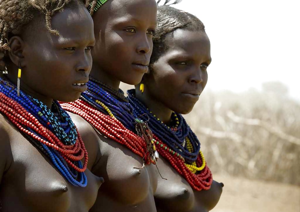 裸のガールズグループ 007 - アフリカの部族の祭典 1
 #15877815