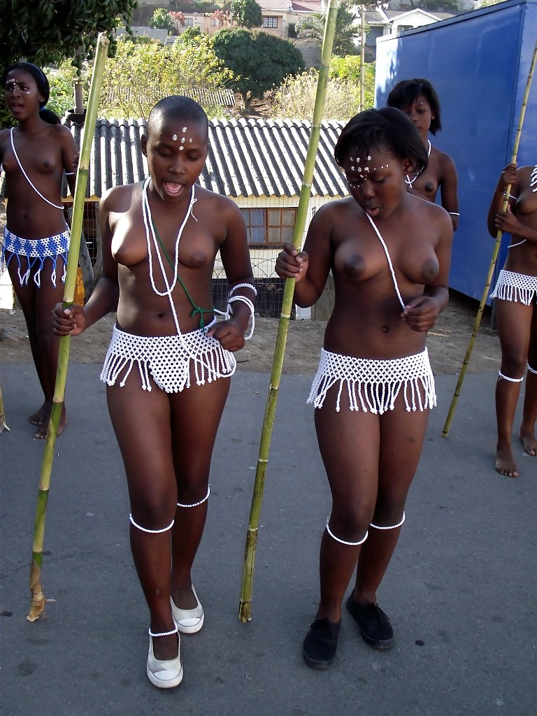 Gruppi di ragazze nude 007 - celebrazioni tribali africane 1
 #15877837