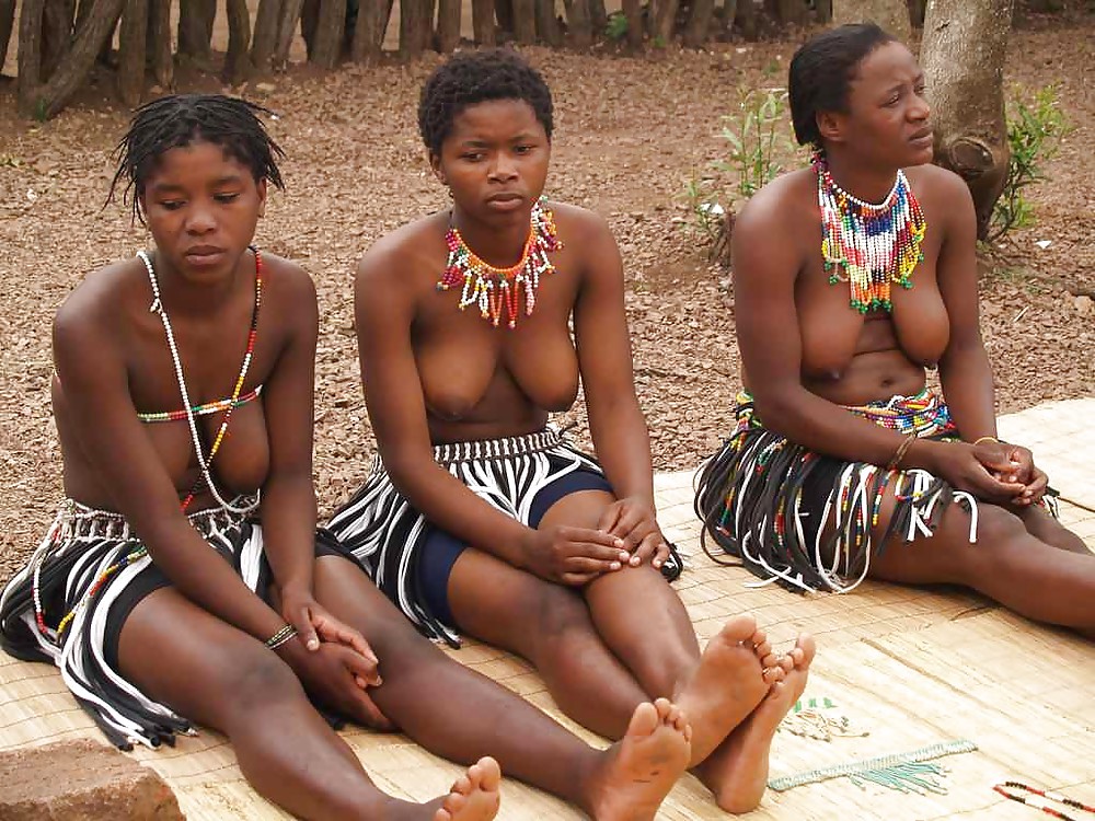 Nackte Mädchen Gruppen 007 - Afrikanische Stammesfeiern 1 #15877857