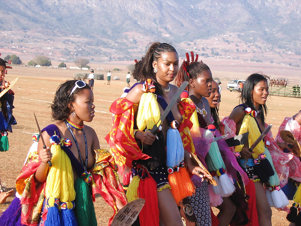 Groupes De Filles Nues 007 - Célébrations Tribales Africaines 1 #15877918