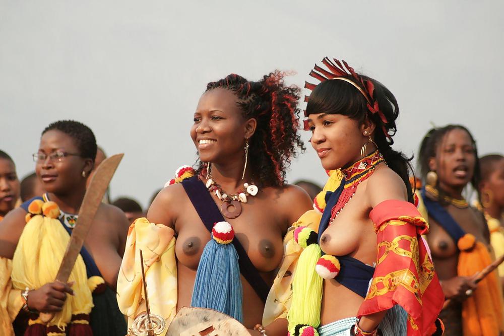 Nackte Mädchen Gruppen 007 - Afrikanische Stammesfeiern 1 #15877954