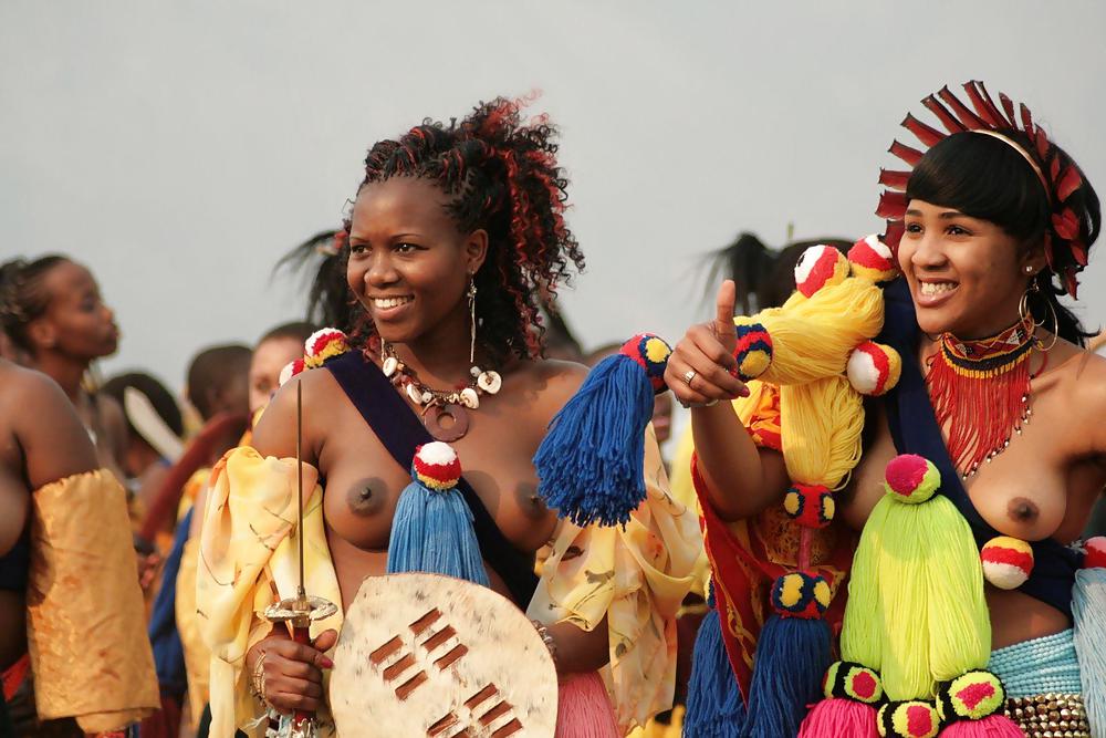 Nackte Mädchen Gruppen 007 - Afrikanische Stammesfeiern 1 #15877957