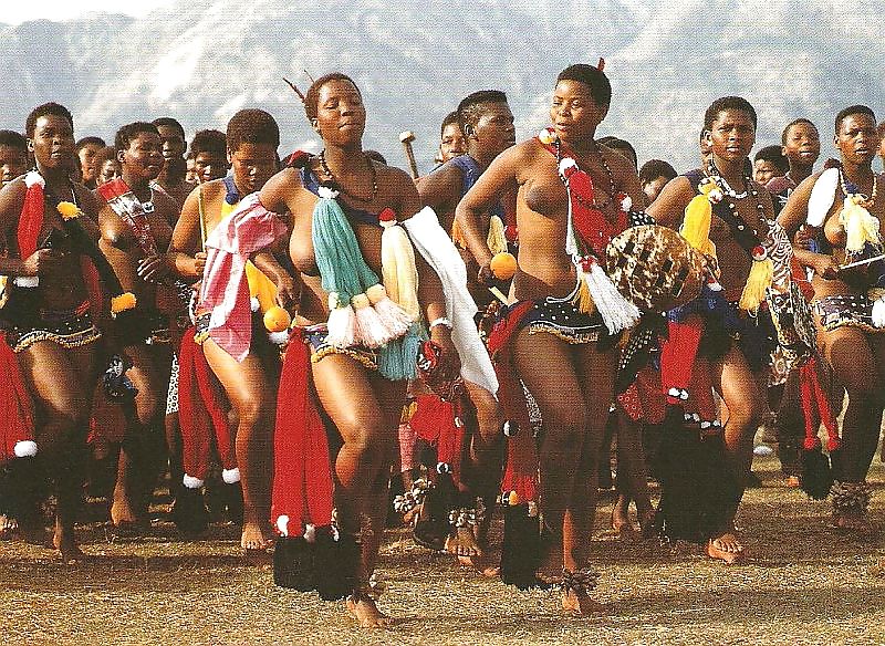 Gruppi di ragazze nude 007 - celebrazioni tribali africane 1
 #15877963