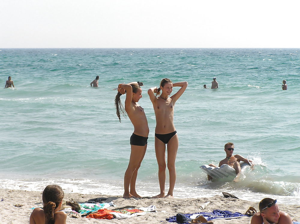 Sirene calde e conigliette da spiaggia + altri esterni x
 #11481459