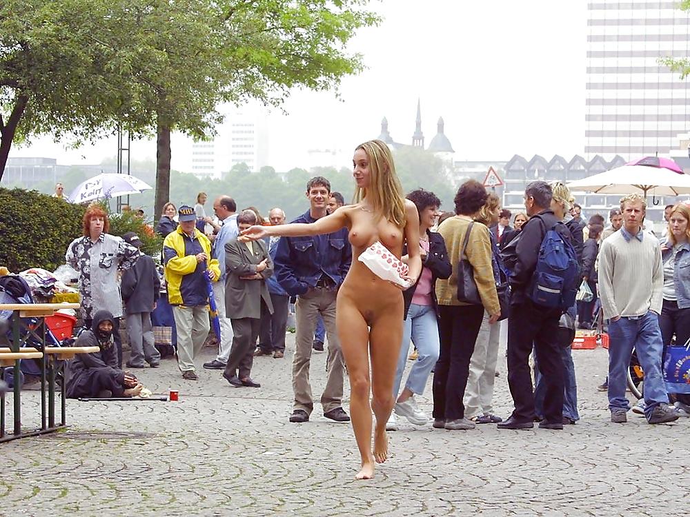 Flashing & sesso pubblico, nudità
 #2653849