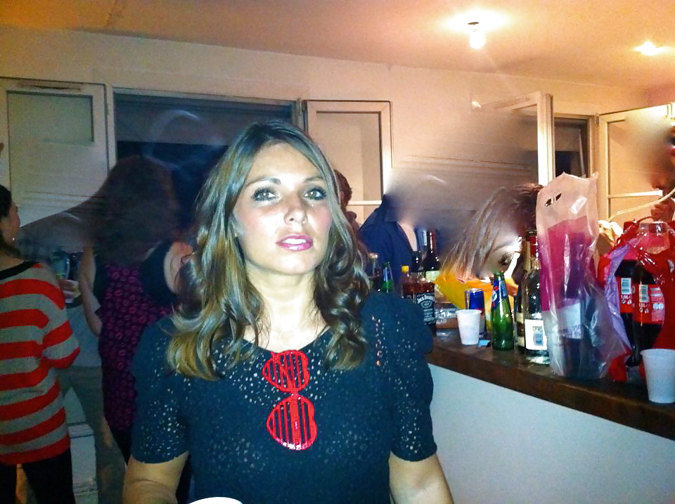 Putes dans un un new albums
 #10110042