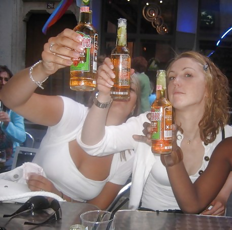 Putes dans un un new albums
 #10110063