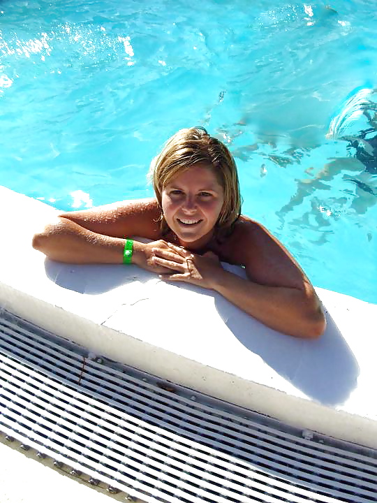 Putes dans un un new albums
 #10110089