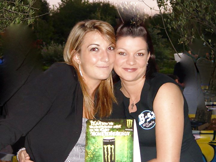 Putes dans un un new albums
 #10110125