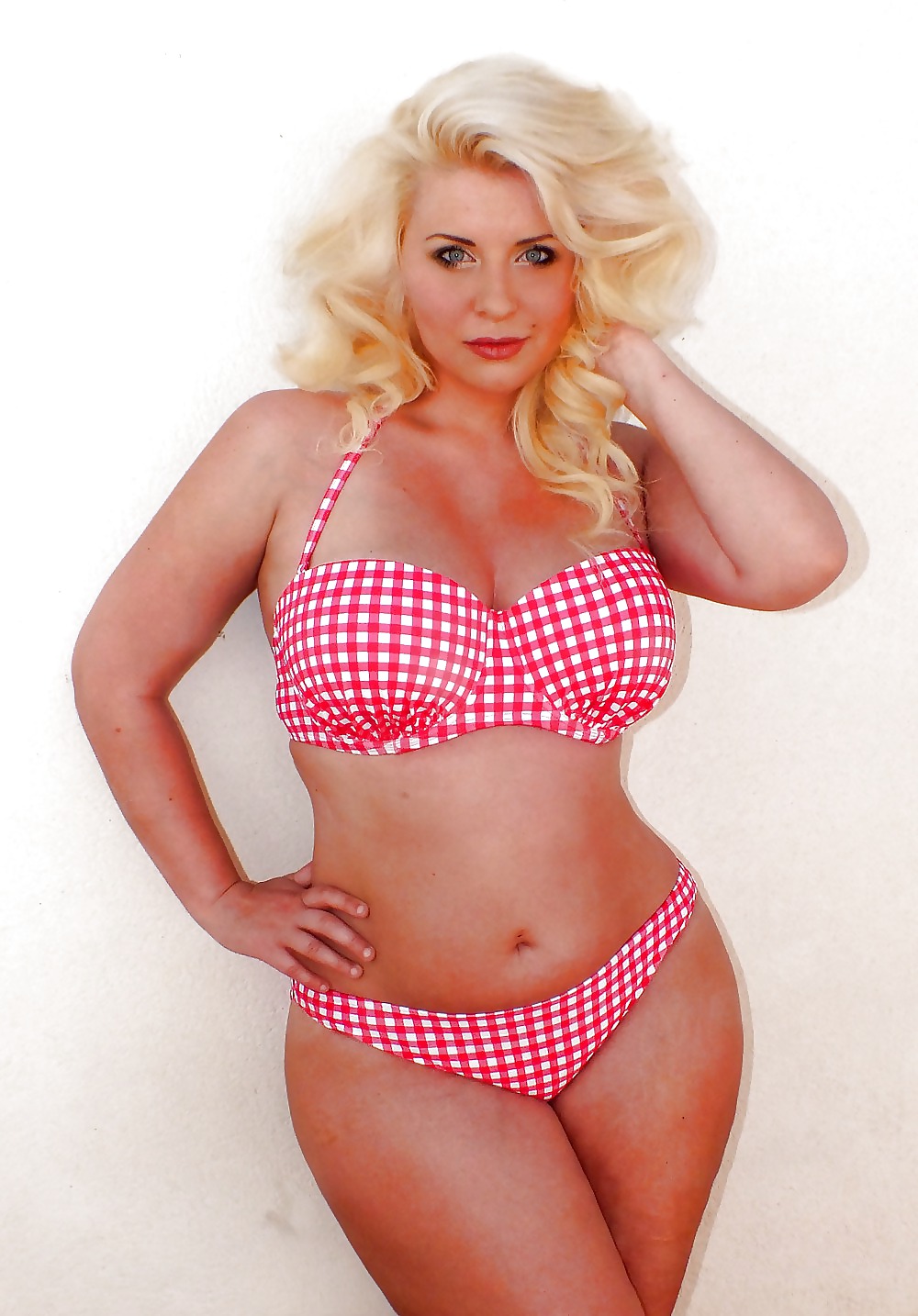 Mütter In Bikinis #15911240