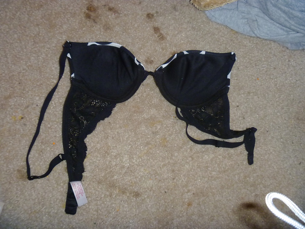 People selling their bras on internet #8555815