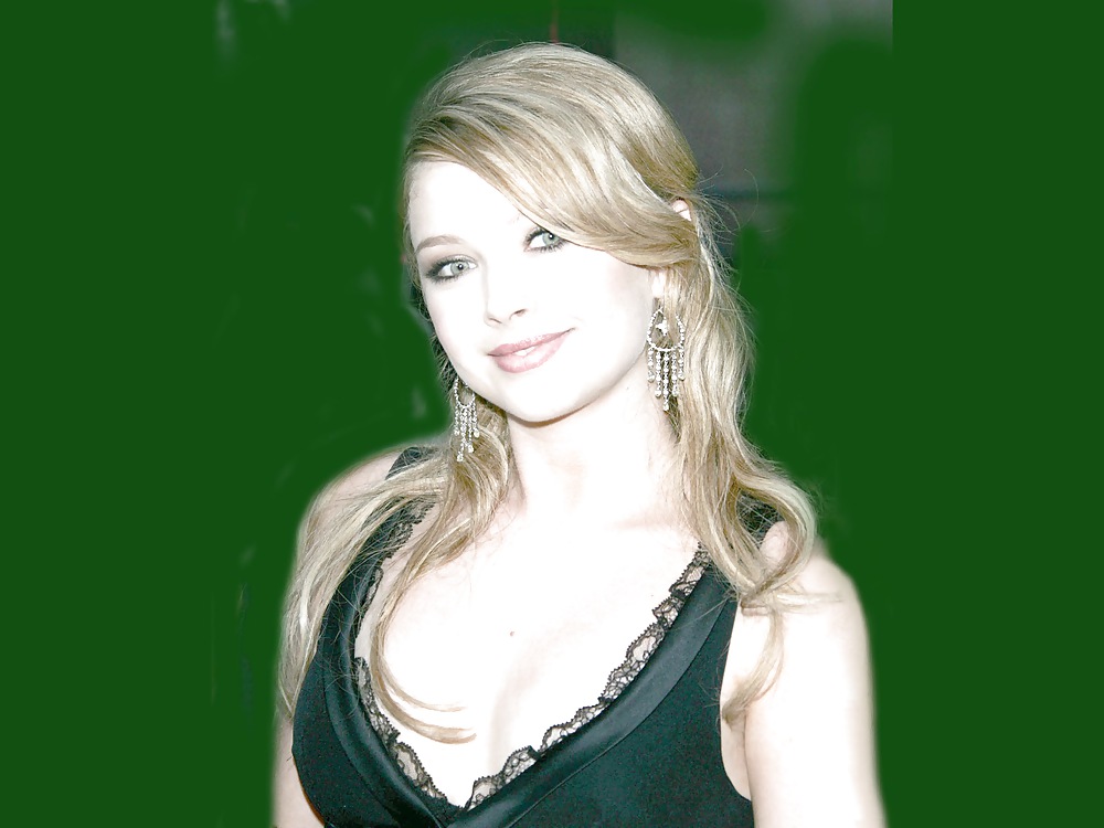 Elisabeth Harnois #21977332