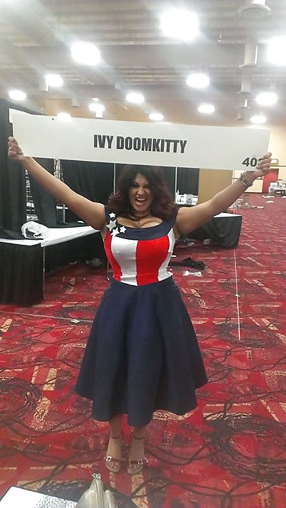 Ivy doomkitty - cosplayer con curvas
 #18477338