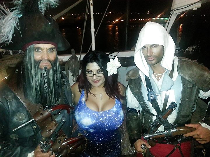 Ivy doomkitty - cosplayer con curvas
 #18477393