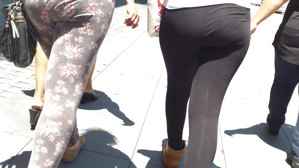 Spandex teen butt & ass crack in public #20734329