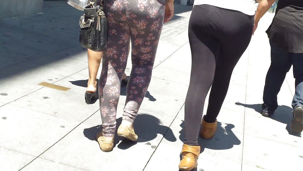 Spandex teen butt & ass crack in public #20734359