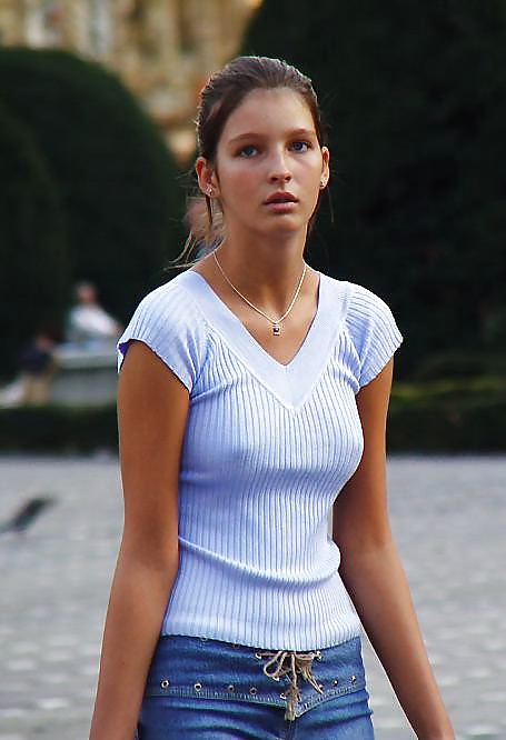 Braless 33. #4110193