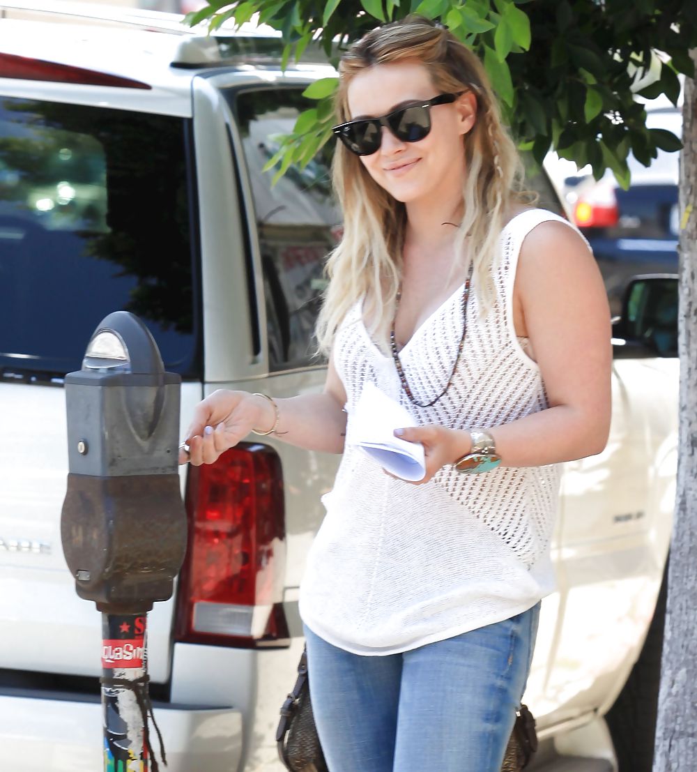 Hilary Duff Beute In Jeans, Während In West Hollywood #4729297