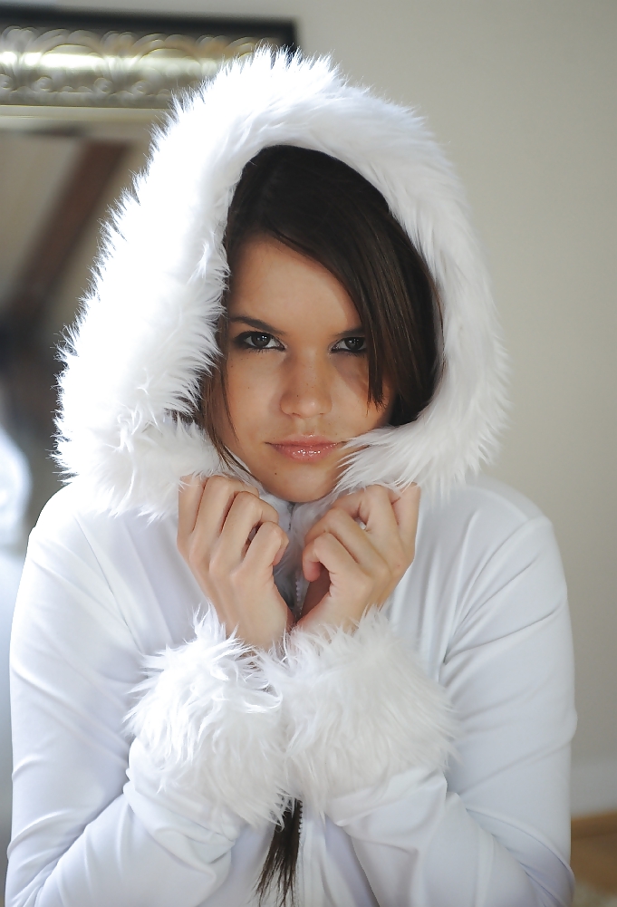 Eskimo lady #9479902