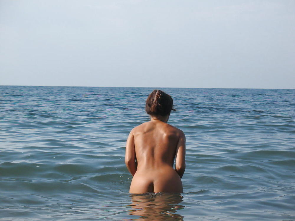 Ragazze nude sulla spiaggia
 #2771138