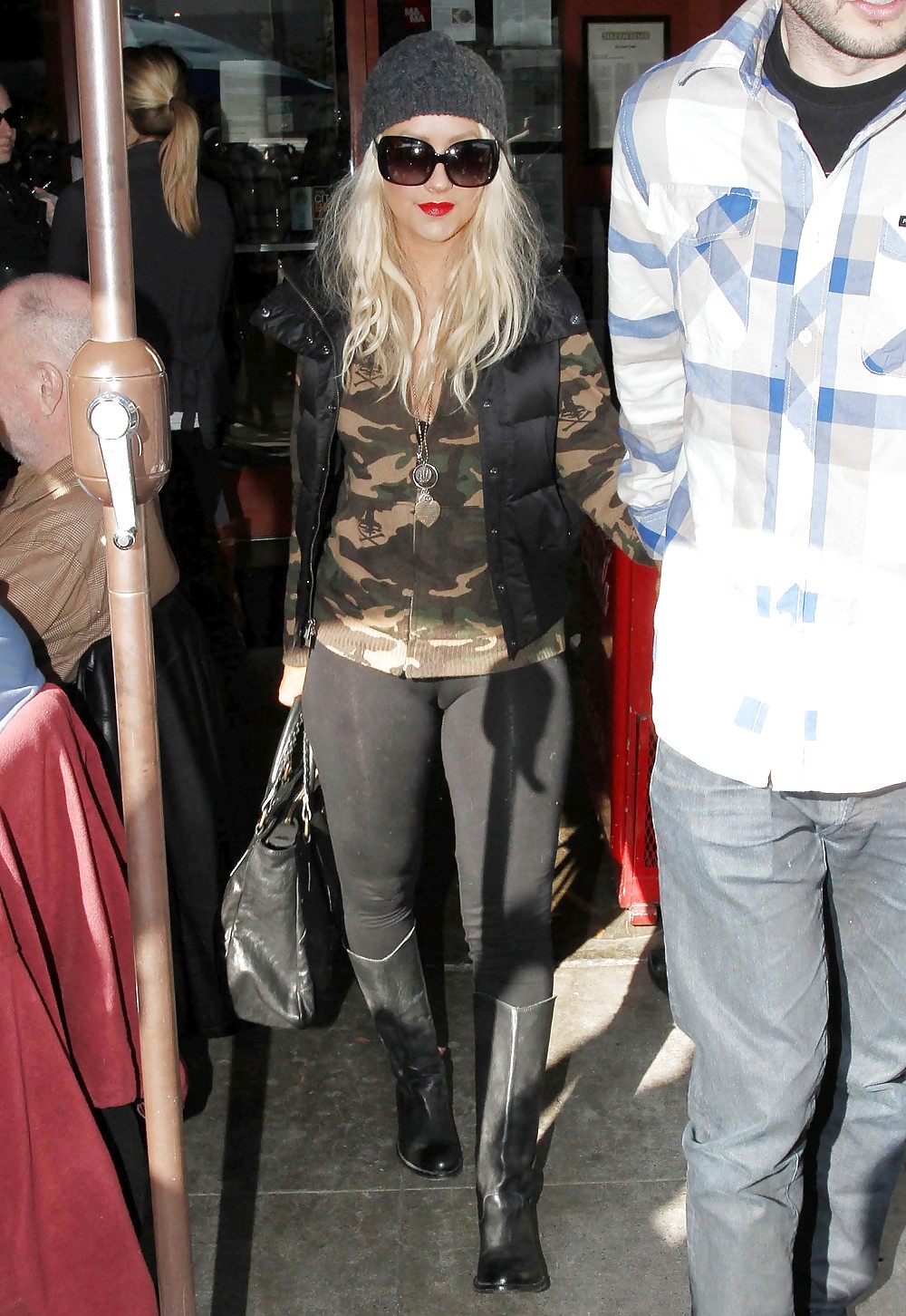 Christina Aguilera Camel-Toe Candids in New York #2331660