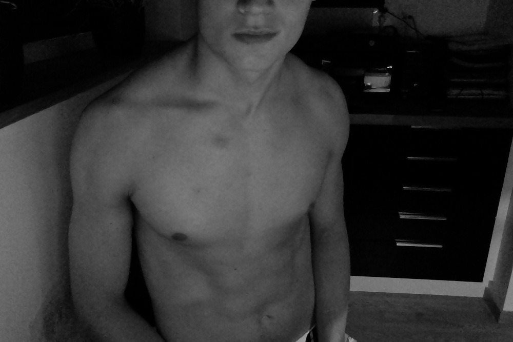 からかう私
 #20435210